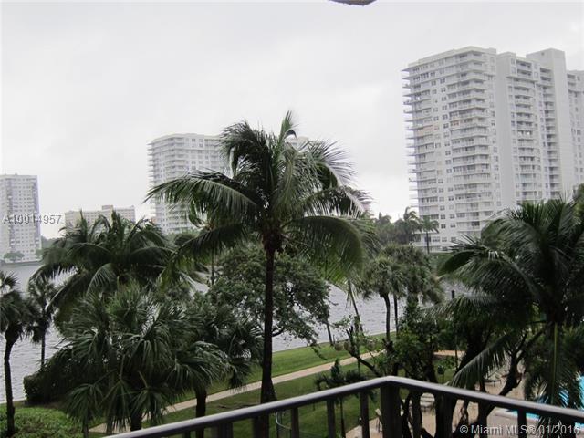 Biscayne Cove image #10