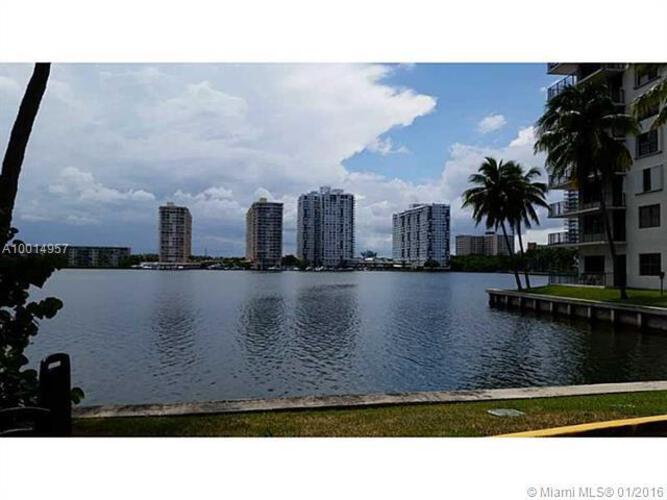 Biscayne Cove image #12