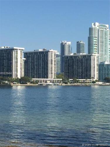 Brickell Place A image #24