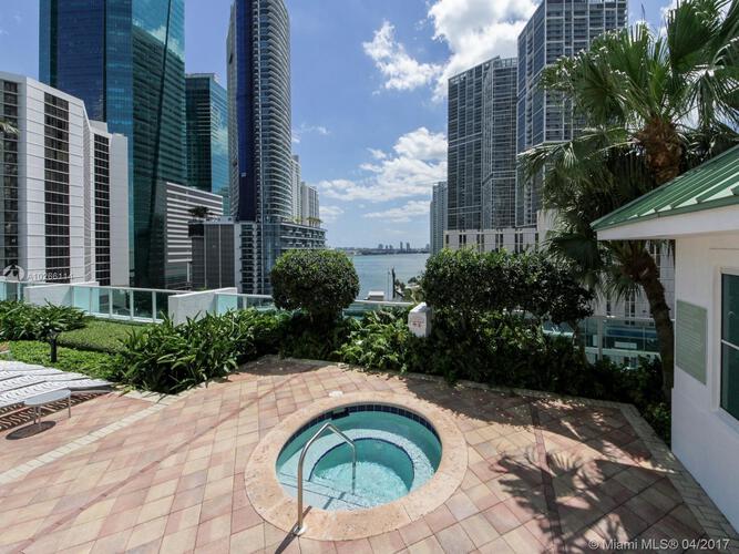 Brickell on the River South image #22