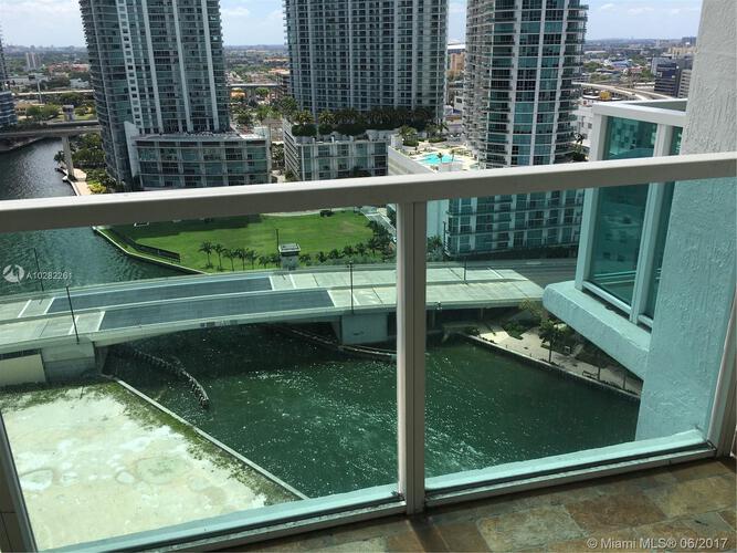 Brickell on the River North image #10