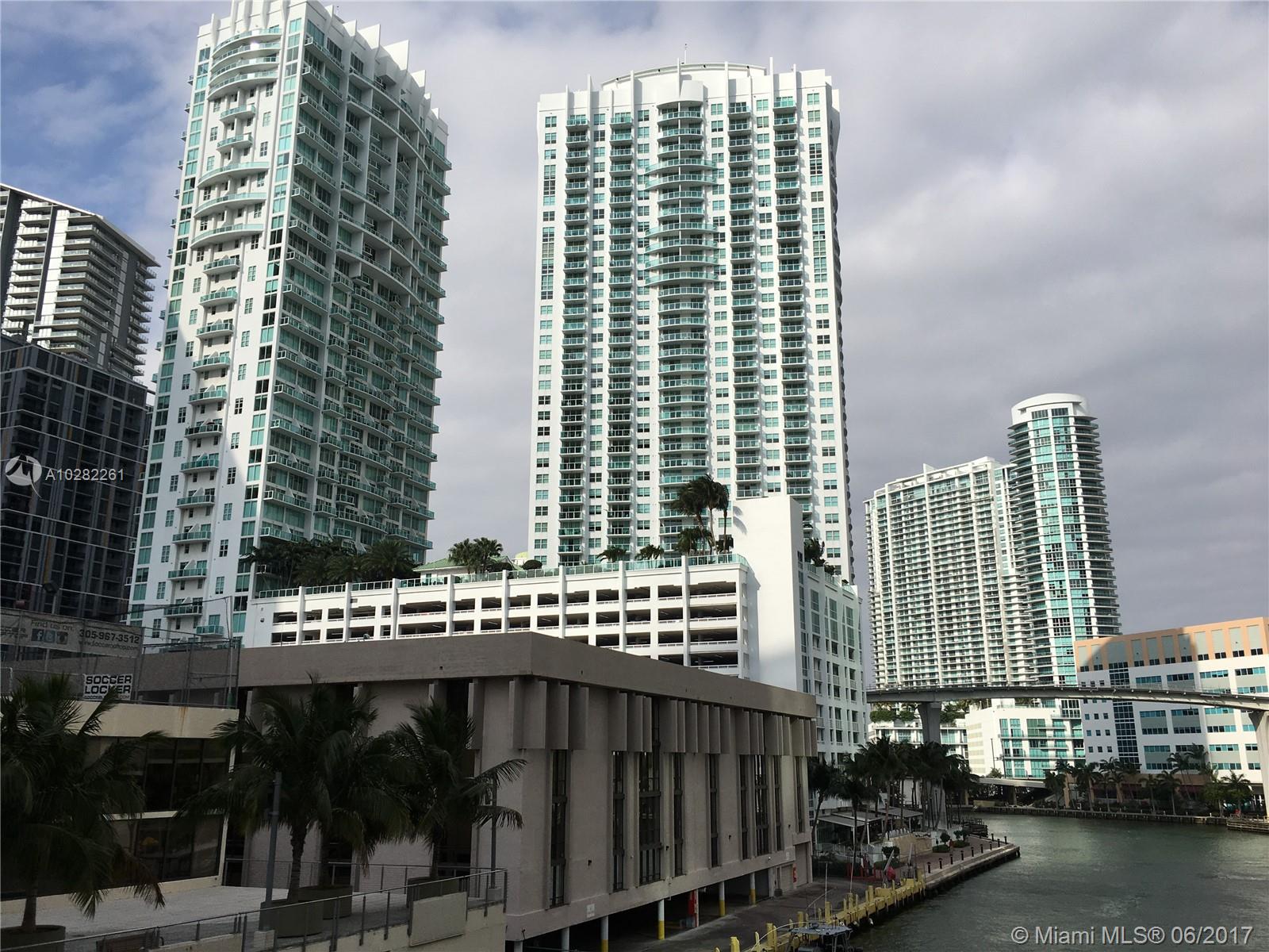 Brickell on the River North image #40