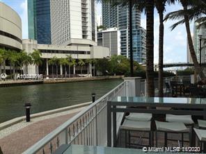Brickell on the River South image #36