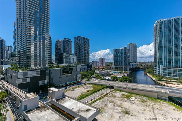 Brickell on the River North image #25