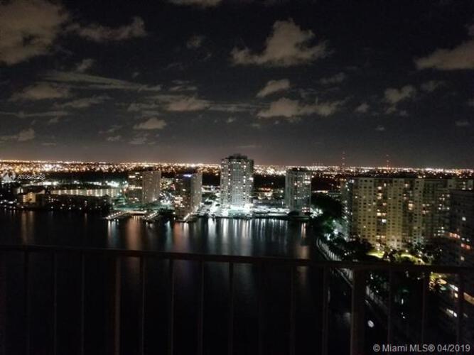 Biscayne Cove image #9