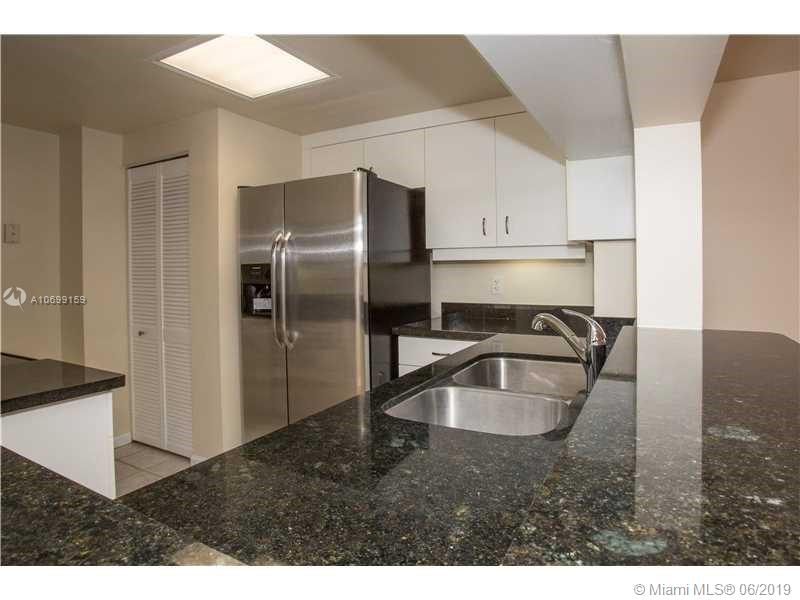 Courvoisier Courts Unit #2105 Condo for Rent in Brickell Key - Miami