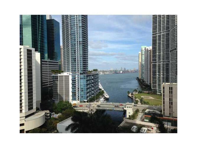 Brickell on the River North image #5