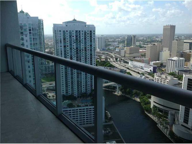 Icon Brickell III (W Miami) image #4
