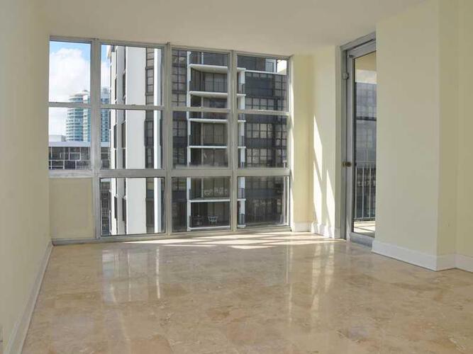 Brickell Place A image #15