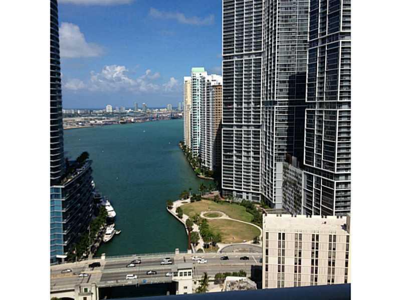 Brickell on the River North image #3