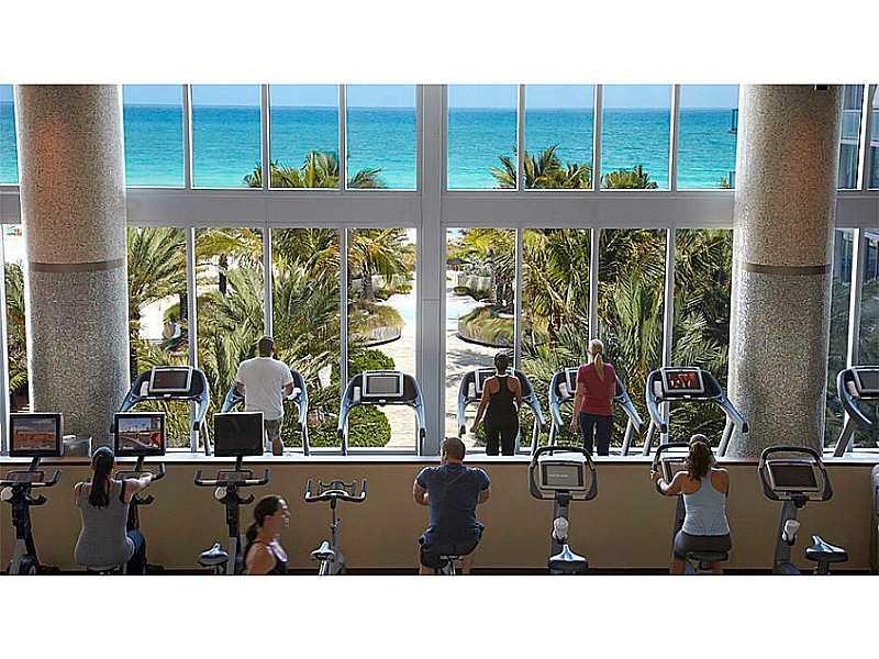 Carillon Center Tower Wellness Resort & Residences image #14