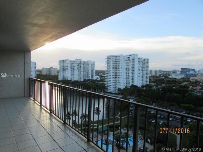Biscayne Cove image #10