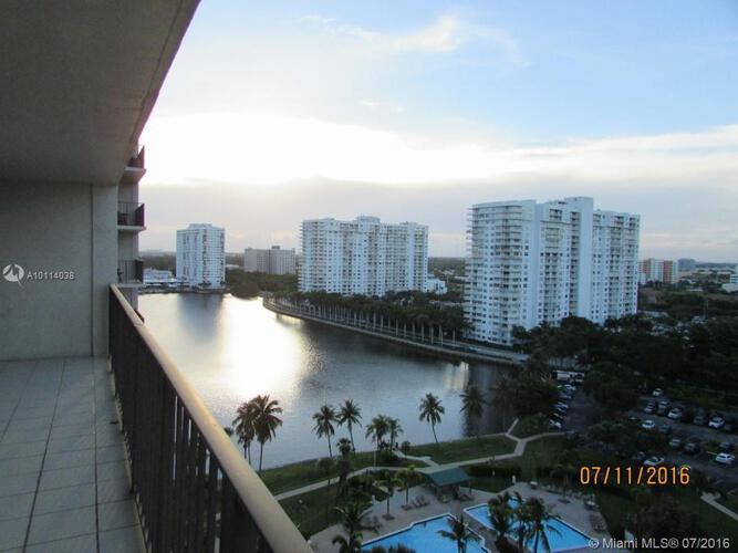 Biscayne Cove image #12