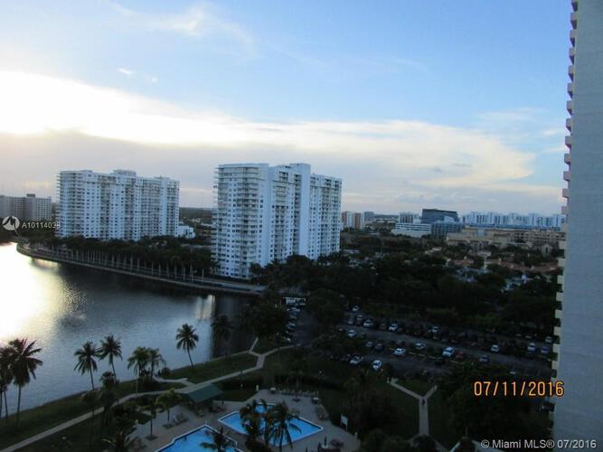 Biscayne Cove image #14