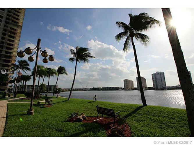 Biscayne Cove image #5