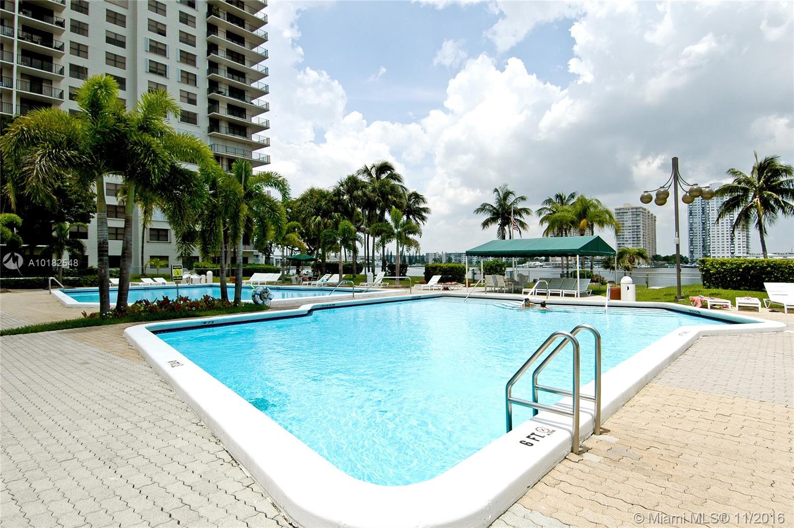 Biscayne Cove image #19