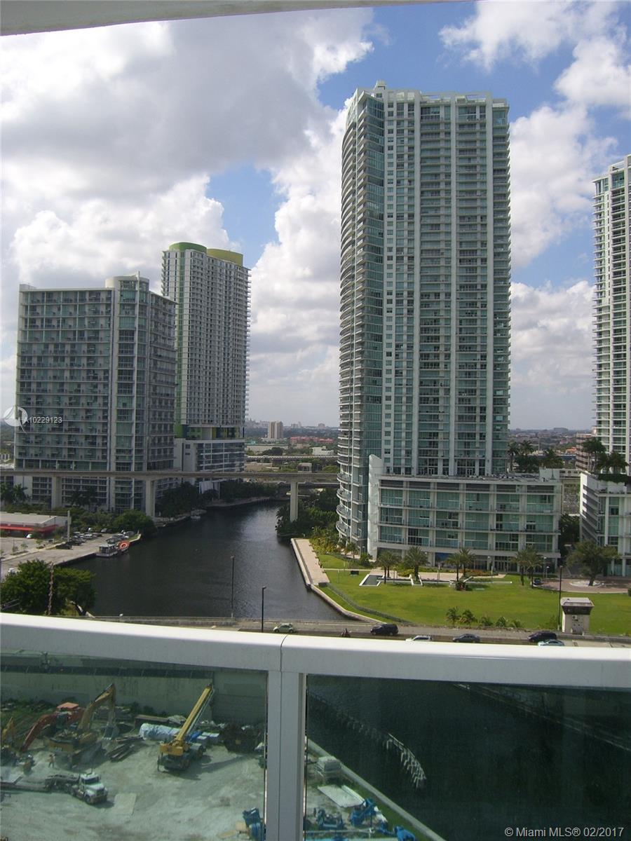 Brickell on the River North image #25