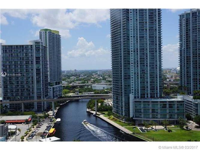 Brickell on the River South image #9