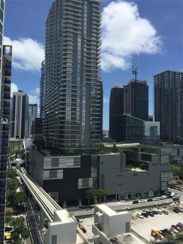 Brickell on the River North image #10