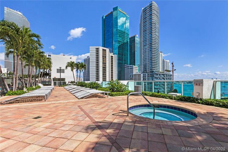 Brickell on the River North image #29