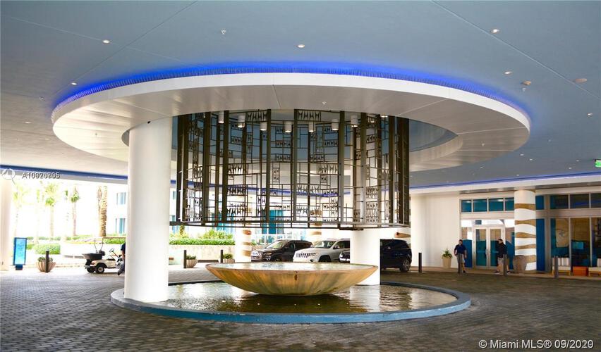 Carillon Center Tower Wellness Resort & Residences image #13