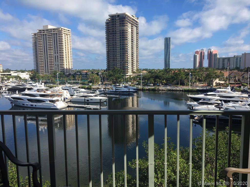 yacht club at aventura marina