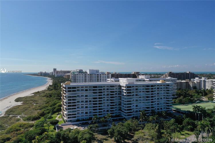 Commodore Club East Unit #106 Condo in Key Biscayne | CondoBlackBook