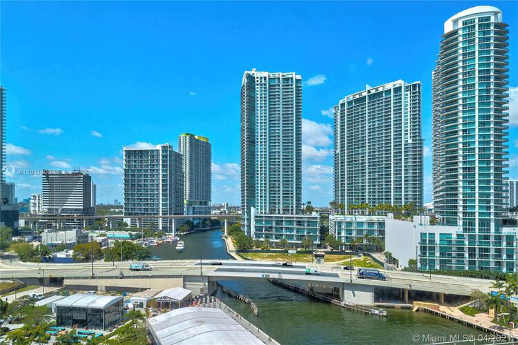 Brickell on the River North image #27
