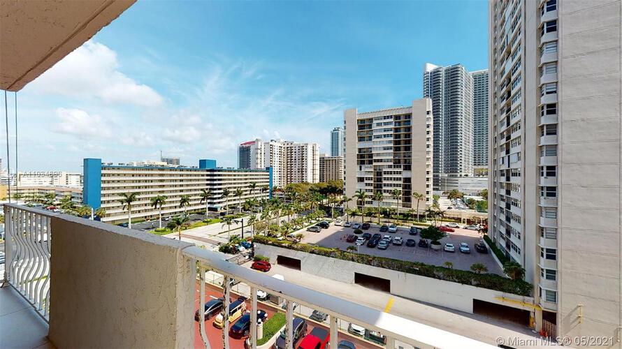 Malaga Towers Unit #8C Condo in Hallandale Beach | CondoBlackBook