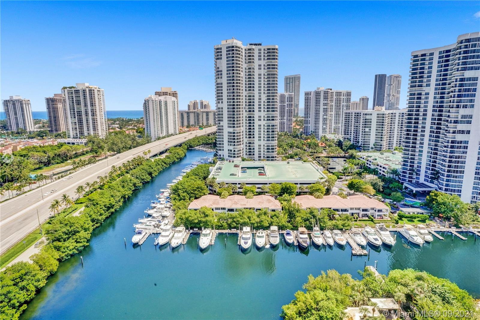 Mystic Pointe 600 Unit #LPH10 Condo in Aventura | CondoBlackBook