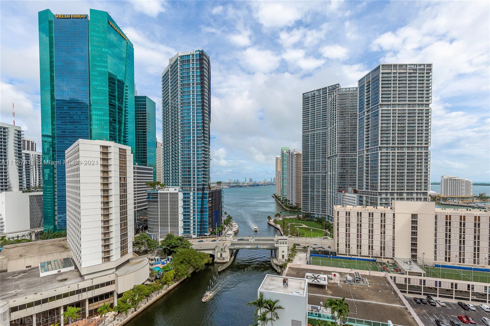 Brickell on the River North image #2