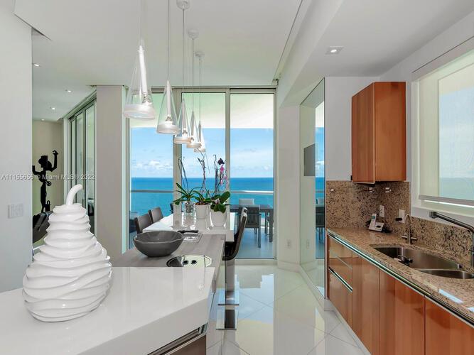 Turnberry Ocean Colony image #10
