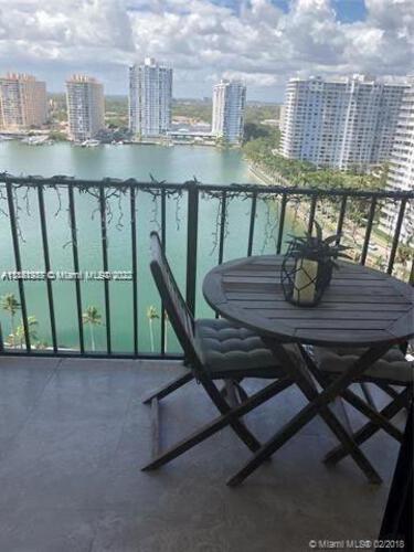 Biscayne Cove image #20