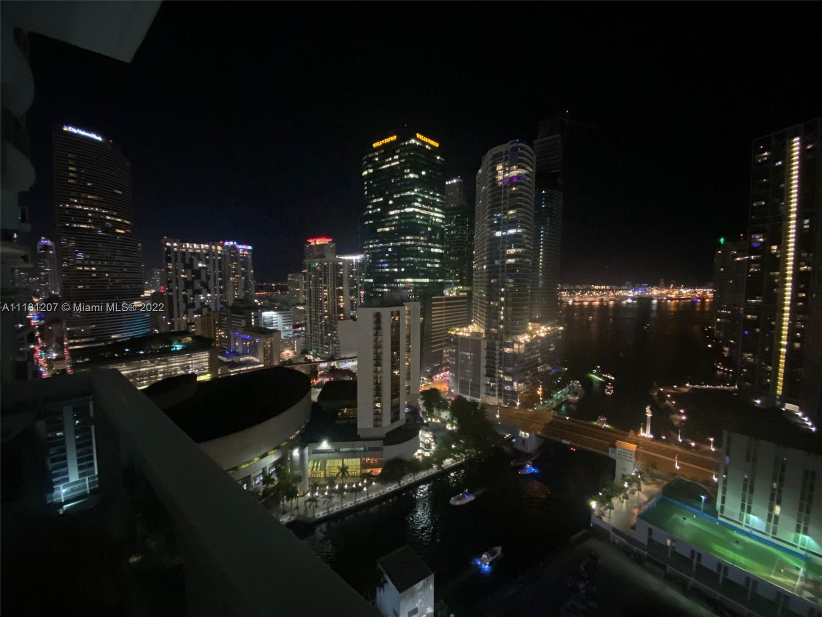 Brickell on the River North image #21