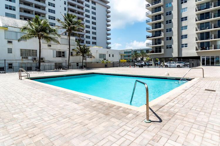 Manatee Unit 501 Condo for Rent in Surfside CondoBlackBook