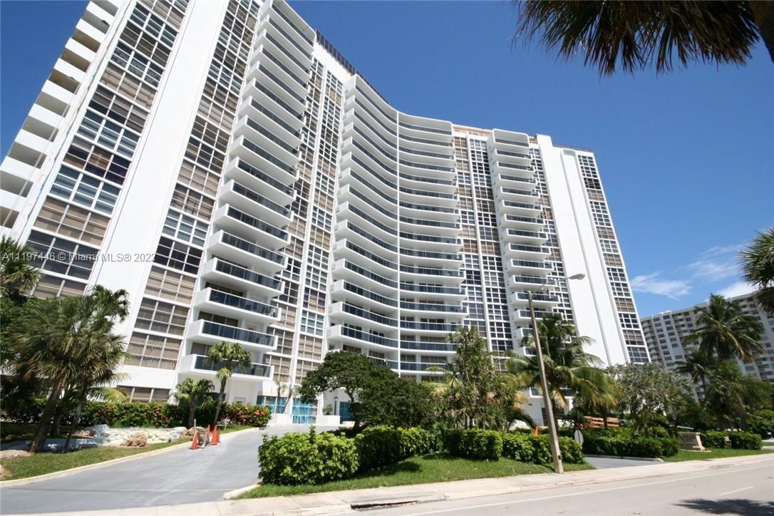 Vantage View Unit #808 Condo in Fort Lauderdale | CondoBlackBook