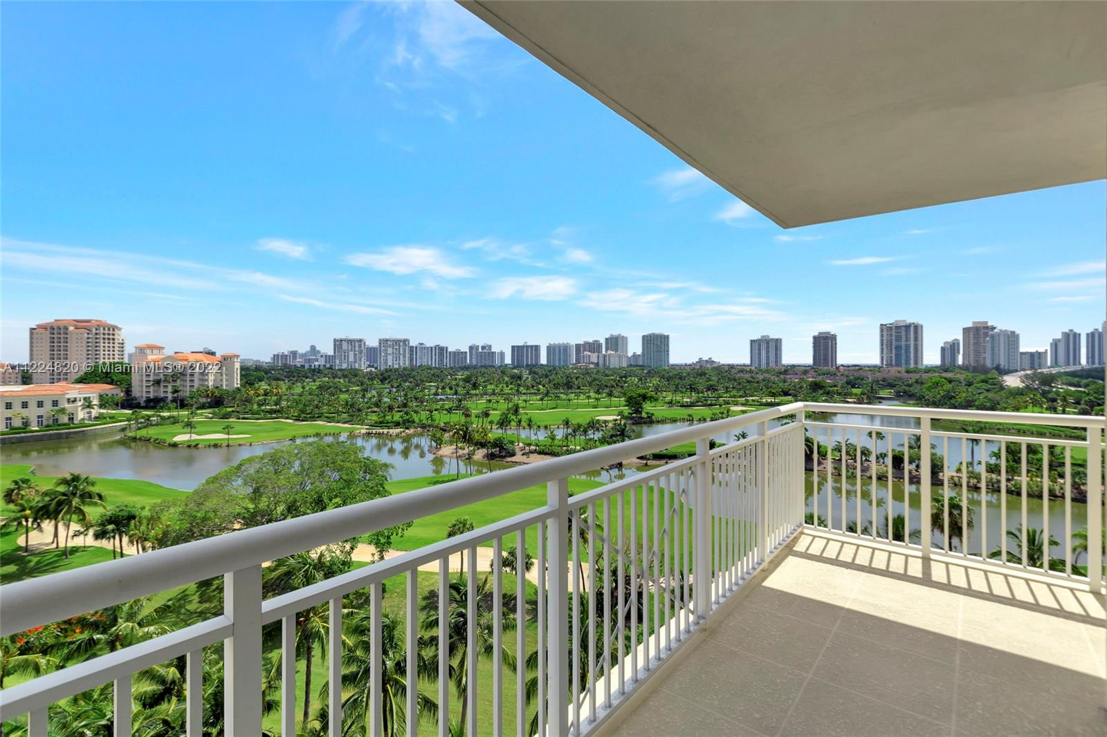 Turnberry on the Green Unit #914 Condo in Aventura | CondoBlackBook