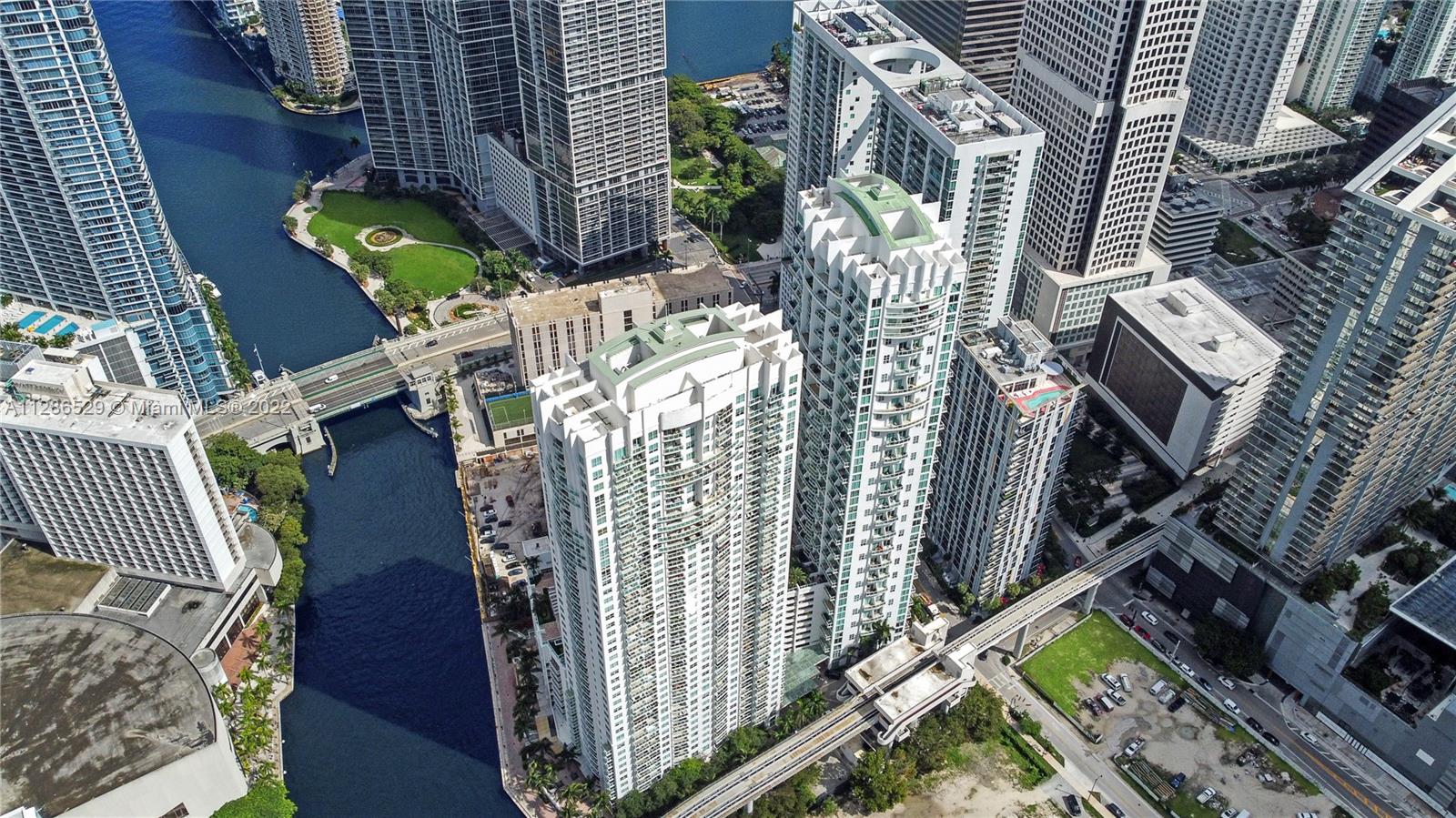 Brickell on the River North image #44