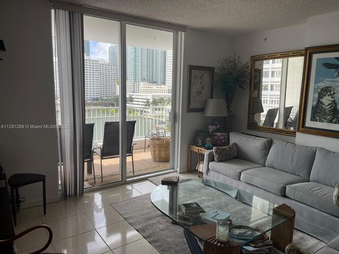 Courvoisier Courts Unit #802 Condo in Brickell Key - Miami Condos ...