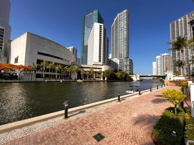 Brickell on the River North image #44