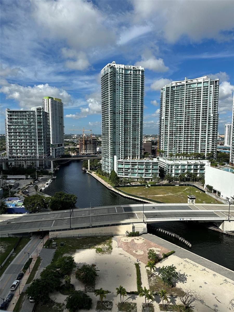 Brickell on the River South image #56