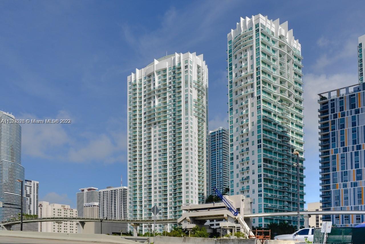 Brickell on the River South image #17