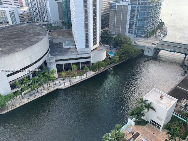 Brickell on the River North image #4