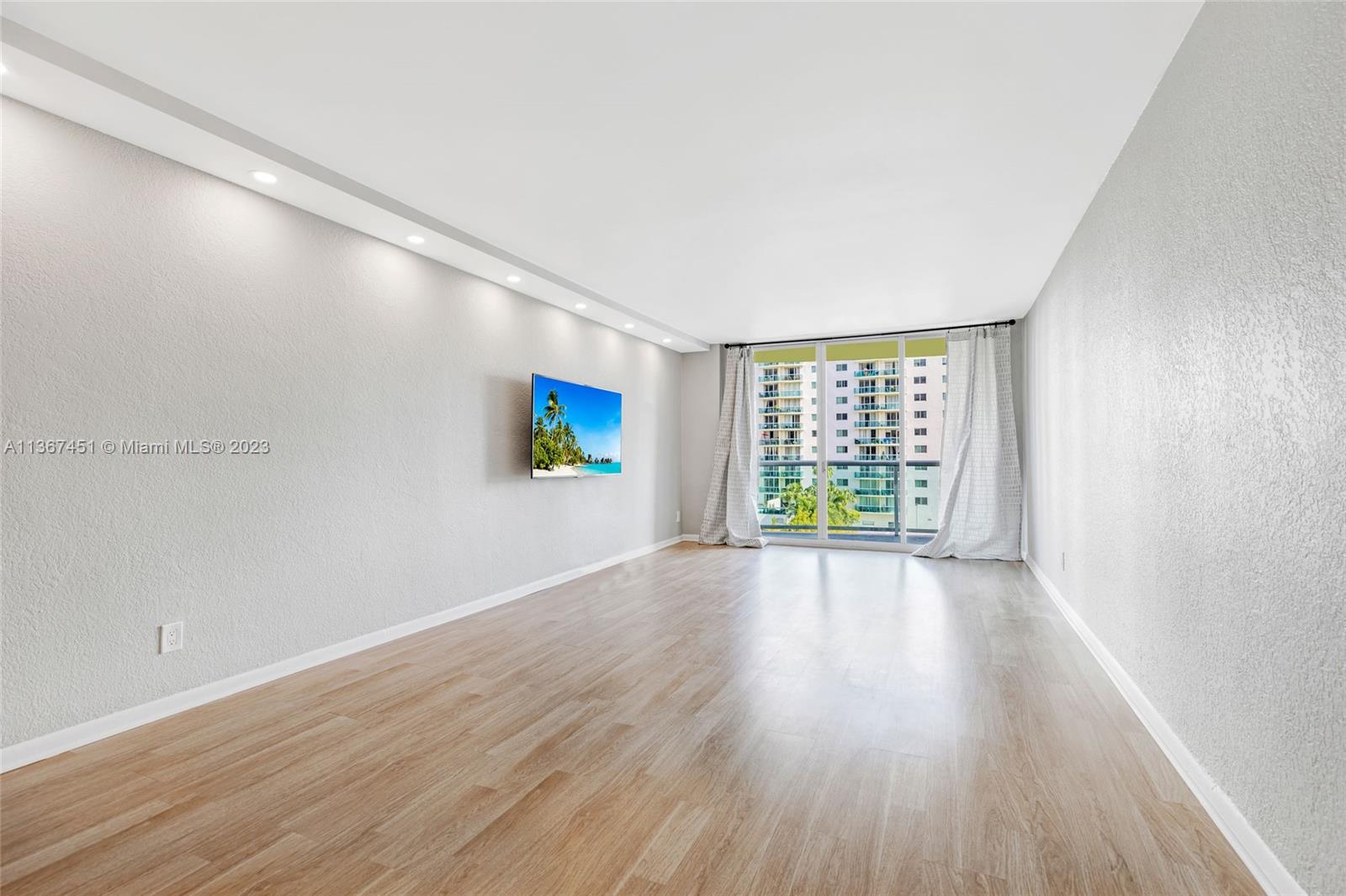 Oceanview Unit #506 Condo In Sunny Isles Beach | CondoBlackBook