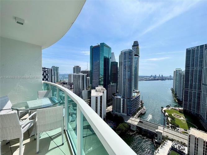 Brickell on the River North image #3