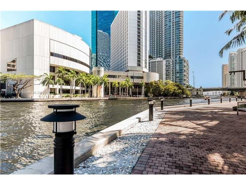 Brickell on the River North image #54