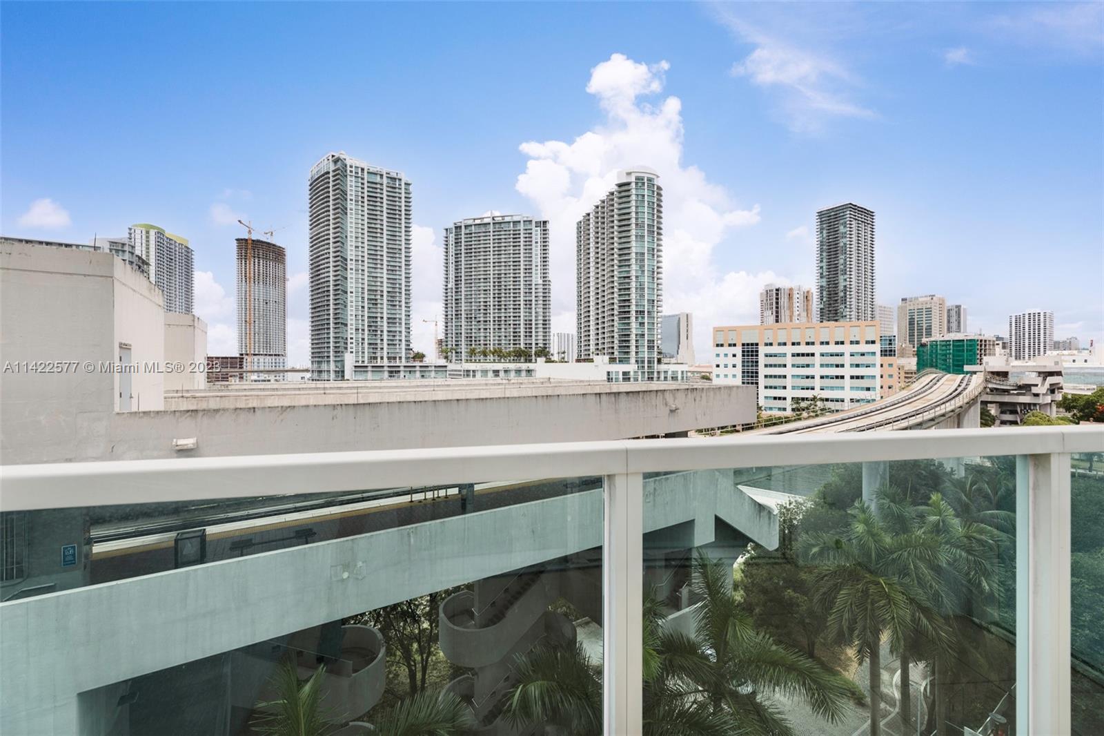 Brickell on the River South image #15