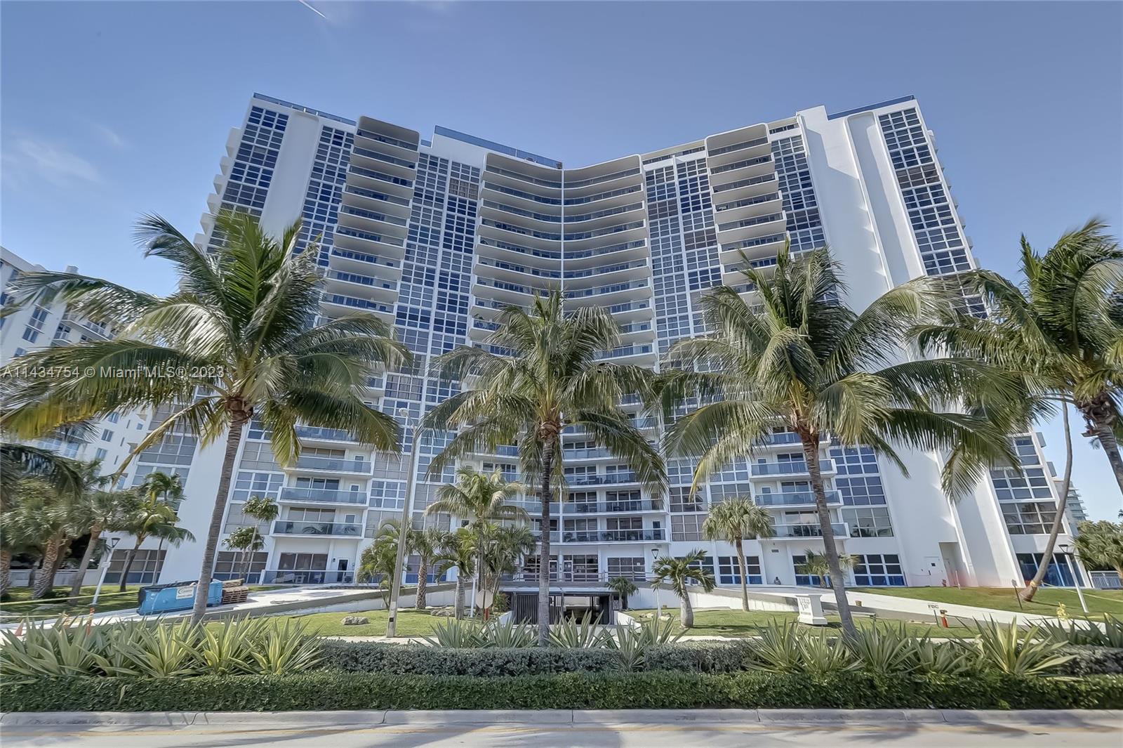 Vantage View Unit #1704 Condo in Fort Lauderdale | CondoBlackBook