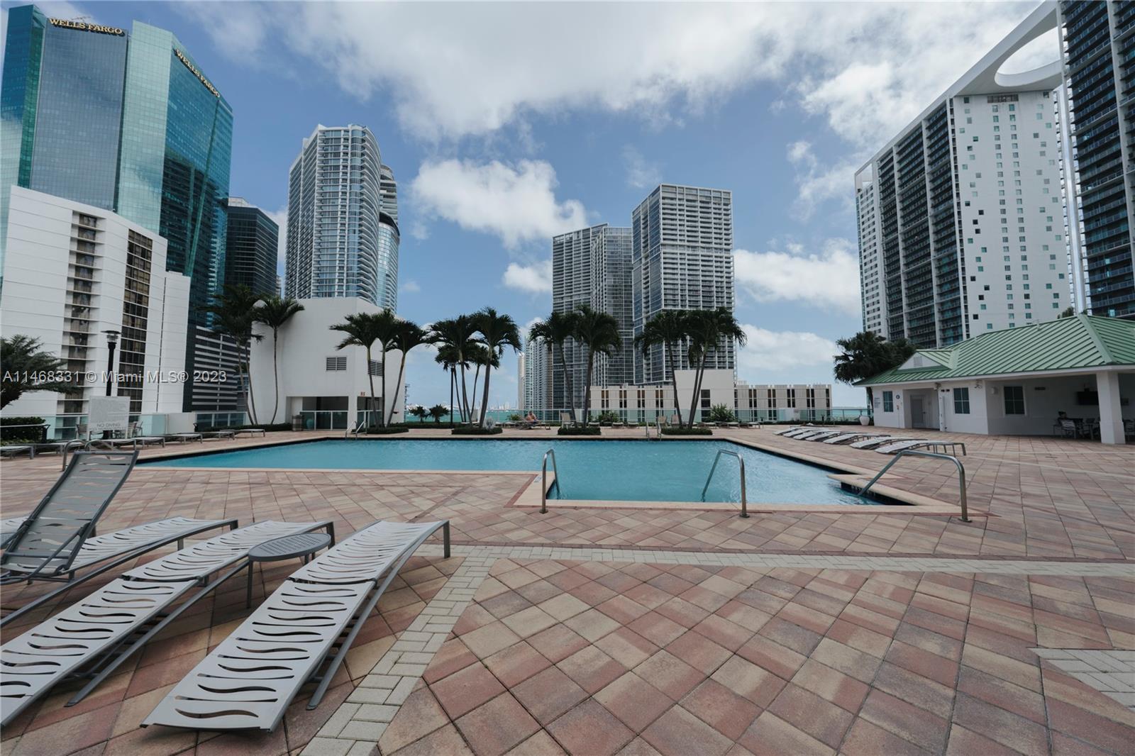Brickell on the River North image #39