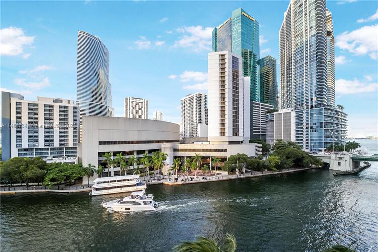 Brickell on the River South image #54